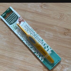 Clover Gold Crochet Hook 5.5mm